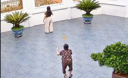 Cụ U90 vẫn bắt trend cực sung, nhảy TikTok cùng cháu gái gây sốt