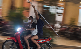 Xác minh nhóm thanh niên cầm vật giống hung khí náo loạn đường phố tại Bắc Ninh
