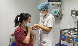 Thai phụ bị sốt sau tiêm vaccine COVID-19 có nên dùng thuốc?