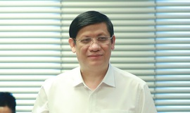 Bộ trưởng Bộ Y tế Nguyễn Thanh Long: Nếu cấp chứng chỉ suốt đời th&#236; kh&#244;ng c&#243; động lực cho b&#225;c sĩ