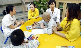 C&#244;ng t&#225;c x&#227; hội bệnh viện lan tỏa tinh thần kết nối, chia sẻ y&#234;u thương cho người bệnh