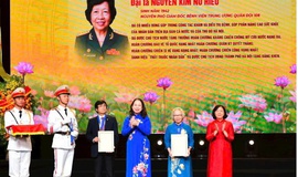 PGS.TS Nguyễn Kim Nữ Hiếu được vinh danh &#39;C&#244;ng d&#226;n Thủ đ&#244; ưu t&#250;&#39; năm 2025