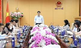 Thứ trưởng Thường trực Bộ Y tế Vũ Mạnh H&#224; l&#224;m việc với Vụ Bảo hiểm Y tế