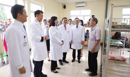 Thi đua y&#234;u nước trong ng&#224;nh y tế: Động lực ph&#225;t triển v&#224; ho&#224;n thiện hệ thống y tế