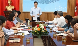 Thứ trưởng Thường trực Vũ Mạnh H&#224; l&#224;m việc với Trung t&#226;m Truyền th&#244;ng - Gi&#225;o dục Sức khỏe TW