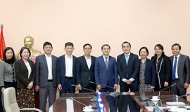 Thứ trưởng Bộ Y tế Trần Văn Thuấn tiếp, làm việc với Tập đoàn Abbott Hoa Kỳ