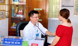 B&#225;c sĩ Phạm Tr&#237; H&#249;ng: Người bạn, người anh của bệnh nh&#226;n HIV