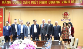 Trao đổi, b&#224;n thảo hợp t&#225;c về thiết bị y tế, c&#244;ng nghệ sinh học với tập đo&#224;n của Hoa Kỳ