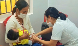 Huế triển khai chiến dịch ti&#234;m vaccine ph&#242;ng bệnh sởi, ho&#224;n th&#224;nh trước 31/3