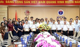 Bộ Y tế tặng Kỷ niệm chương V&#236; sức khoẻ nh&#226;n d&#226;n cho 12 c&#225;n bộ, sĩ quan thuộc Qu&#226;n chủng Hải qu&#226;n