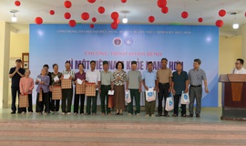 Bộ Y tế v&#224; Hội Thầy thuốc trẻ kh&#225;m sức khoẻ miễn ph&#237;, tặng qu&#224; tri &#226;n người c&#243; c&#244;ng, gia đ&#236;nh ch&#237;nh s&#225;ch ở Hải Ph&#242;ng