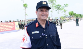 B&#225;c sĩ qu&#226;n y - Điểm tựa sức khỏe cho những bước ch&#226;n diễu binh
