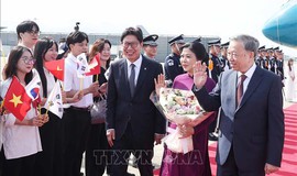 Tổng B&#237; thư T&#244; L&#226;m thăm th&#224;nh phố Busan, H&#224;n Quốc