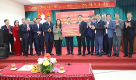 Thứ trưởng Thường trực Bộ Y tế Vũ Mạnh Hà làm việc với ngành Y tế tỉnh Tuyên Quang