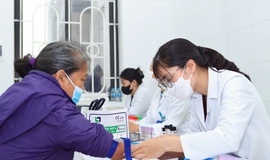 Đưa Nghị quyết 72 vào cuộc sống: Trạm y tế gần dân phát huy vai trò 'gác cổng'