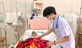 Tự lấy thuốc của người lớn rồi cùng nhau uống, 3 trẻ phải nhập viện, bác sĩ đưa ra khuyến cáo quan trọng