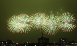 Các điểm xem bắn pháo hoa tối 23/1 tại Mỹ Đình rõ và đẹp nhất