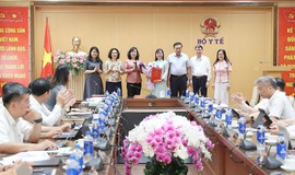 Bộ trưởng Bộ Y tế trao Quyết định điều động, bổ nhiệm Phó Chánh Văn phòng Hội đồng Y khoa Quốc gia