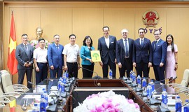 Bộ trưởng Đào Hồng Lan tiếp, làm việc với Tổng Giám đốc Điều hành Tập đoàn DKSH