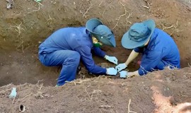Tìm thấy hài cốt liệt sĩ trong rẫy cà phê từ thông tin của người dân Lào