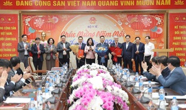 Bộ trưởng Đào Hồng Lan trao quyết định bổ nhiệm lại Tổng Biên tập Báo Sức khoẻ và Đời sống, bổ nhiệm lãnh đạo Vụ Pháp chế, Hội đồng Y khoa Quốc gia