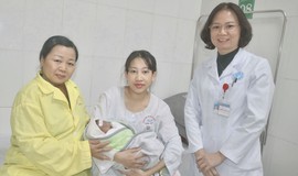 Hi hữu thai nhi bị dây quấn cổ 5 vòng