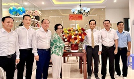 Lãnh đạo TPHCM thăm, chúc mừng nguyên Bộ trưởng Bộ Y tế và các cán bộ lão thành ngành y