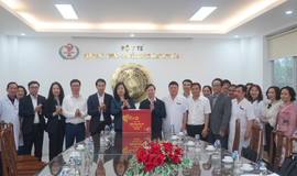 Bộ trưởng Đào Hồng Lan thăm, làm việc và chúc Tết Bệnh viện Phong-Da liễu Trung ương Quy Hòa