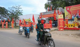 Khắp nẻo đường ở Khánh Hòa rộn ràng trước ngày bầu cử