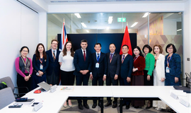 Thứ trưởng Nguyễn Tri Thức và đoàn công tác Bộ Y tế thăm, làm việc tại Vương quốc Anh