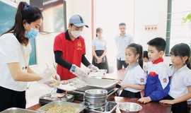 Bộ Y tế yêu cầu siết kiểm tra bếp ăn tập thể, trường học: Ngăn thực phẩm không an toàn từ 'đầu vào'