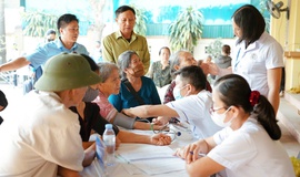 Đưa dịch vụ y tế về cơ sở, hơn 300 người dân được khám miễn phí