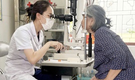 Bộ Y tế hướng dẫn tổ chức khám sức khỏe định kỳ theo nhóm tuổi, tránh quá tải
