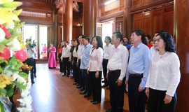 Bộ trưởng Bộ Y tế Đào Hồng Lan dâng hương tưởng niệm Chủ tịch Hồ Chí Minh