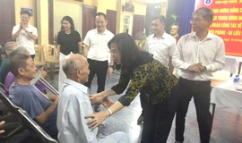 Bộ trưởng Đào Hồng Lan: Sẽ bảo đảm chế độ tốt hơn cho cán bộ y tế điều trị bệnh phong
