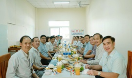 'Bữa cơm Công đoàn' ấm lòng nhân viên y tế