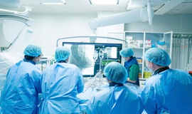 Thay van tim không cần mổ hở cho bệnh nhân có nhiều bệnh nền