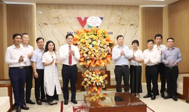 Thứ trưởng Thường trực Bộ Y tế Vũ Mạnh Hà chúc mừng các cơ quan báo chí, truyền hình nhân 101 năm Ngày Báo chí Cách mạng Việt Nam