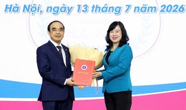 Bộ trưởng Đào Hồng Lan trao quyết định bổ nhiệm Hiệu trưởng Trường Đại học Y Hà Nội