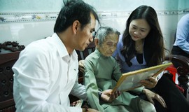 Xúc động mẹ Việt Nam anh hùng 105 tuổi ngày đêm ngóng hài cốt con sau khi lấy mẫu ADN