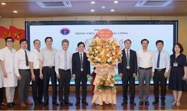 Thứ trưởng Trần Văn Thuấn trao quyết định bổ nhiệm Phó Giám đốc Bệnh viện Mắt Trung ương