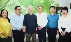 Thứ trưởng Bộ Y tế Trần Văn Thuấn thăm, tri ân gia đình GS.BS Đặng Văn Ngữ