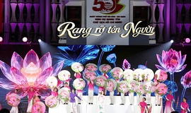 50 năm Thành phố mang tên Bác: ‘Rạng rỡ tên Người’ lan tỏa niềm tự hào, pháo hoa thắp sáng bầu trời TPHCM
