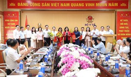 Bộ trưởng Đào Hồng Lan trao quyết định tiếp nhận, điều động, bổ nhiệm lãnh đạo Cục An toàn thực phẩm, Quỹ Phòng bệnh