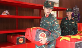 Chuyển mẫu hài cốt liệt sĩ từ TPHCM ra Hà Nội giám định ADN