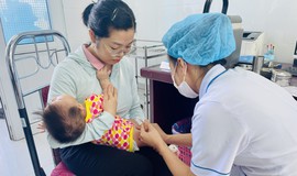 Bộ Y tế: Các tỉnh, thành tăng tốc tiêm vắc xin trong tiêm chủng mở rộng
