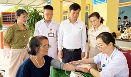 Hàng nghìn người Hà Tĩnh được khám sức khỏe miễn phí