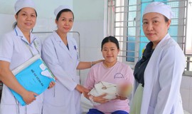Nhau bong non ở sản phụ 19 tuổi, suýt phải cắt tử cung