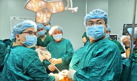 Hai người bệnh được phẫu lồng ngực đầu tiên tại Bệnh viện Phổi Nghệ An được xuất viện