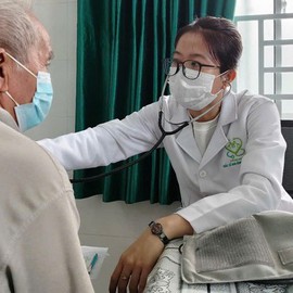 Ngo&#224;i giỏi chuy&#234;n m&#244;n, b&#225;c sĩ thời hiện đại cần th&#234;m điều g&#236;?